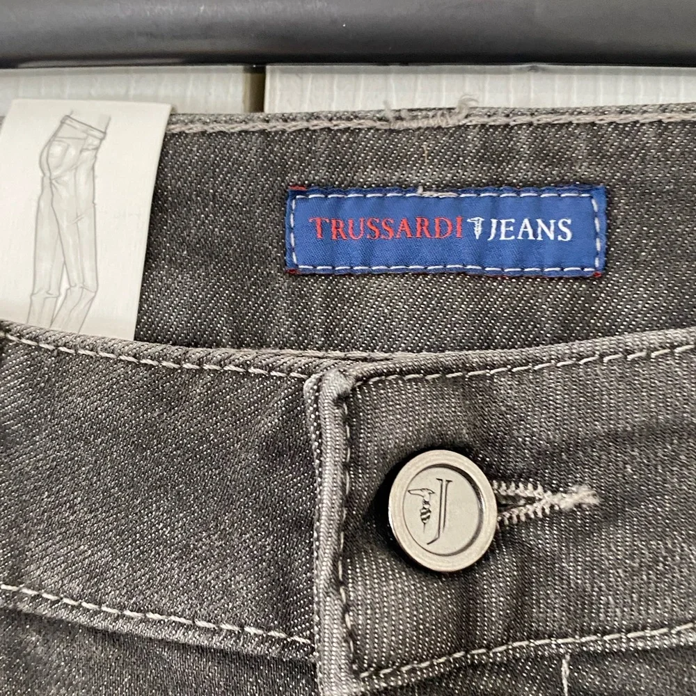NWT TRUSSARDI JEANS Made in Italy UK 27/29/IT43